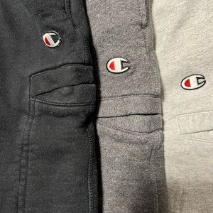 Pack of 3 fleece champion sweatpants. Size M